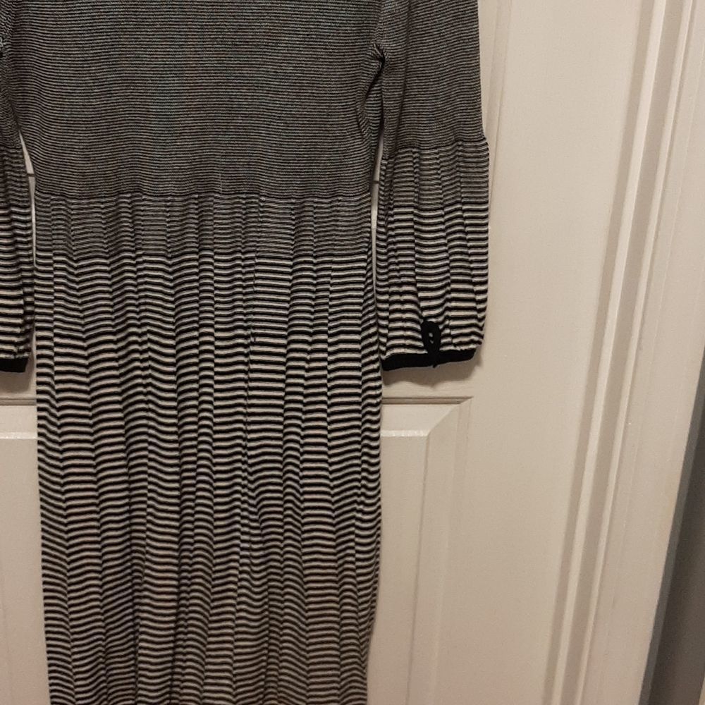 CATO DRESS - Picture 6 of 7